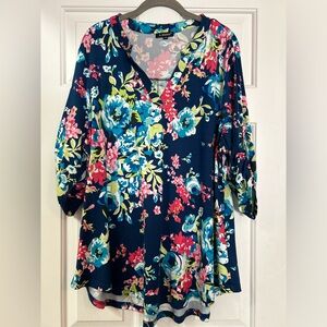 Floral Business Casual Blouse. Size 2X. Only Worn Once!